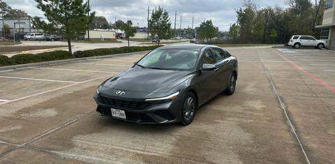 Hyundai Elantra 2024