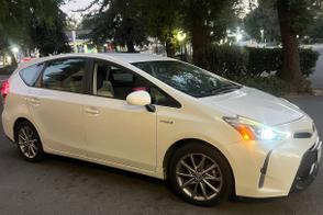 Toyota Prius v car