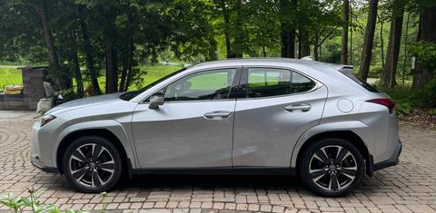 Lexus UX 2023