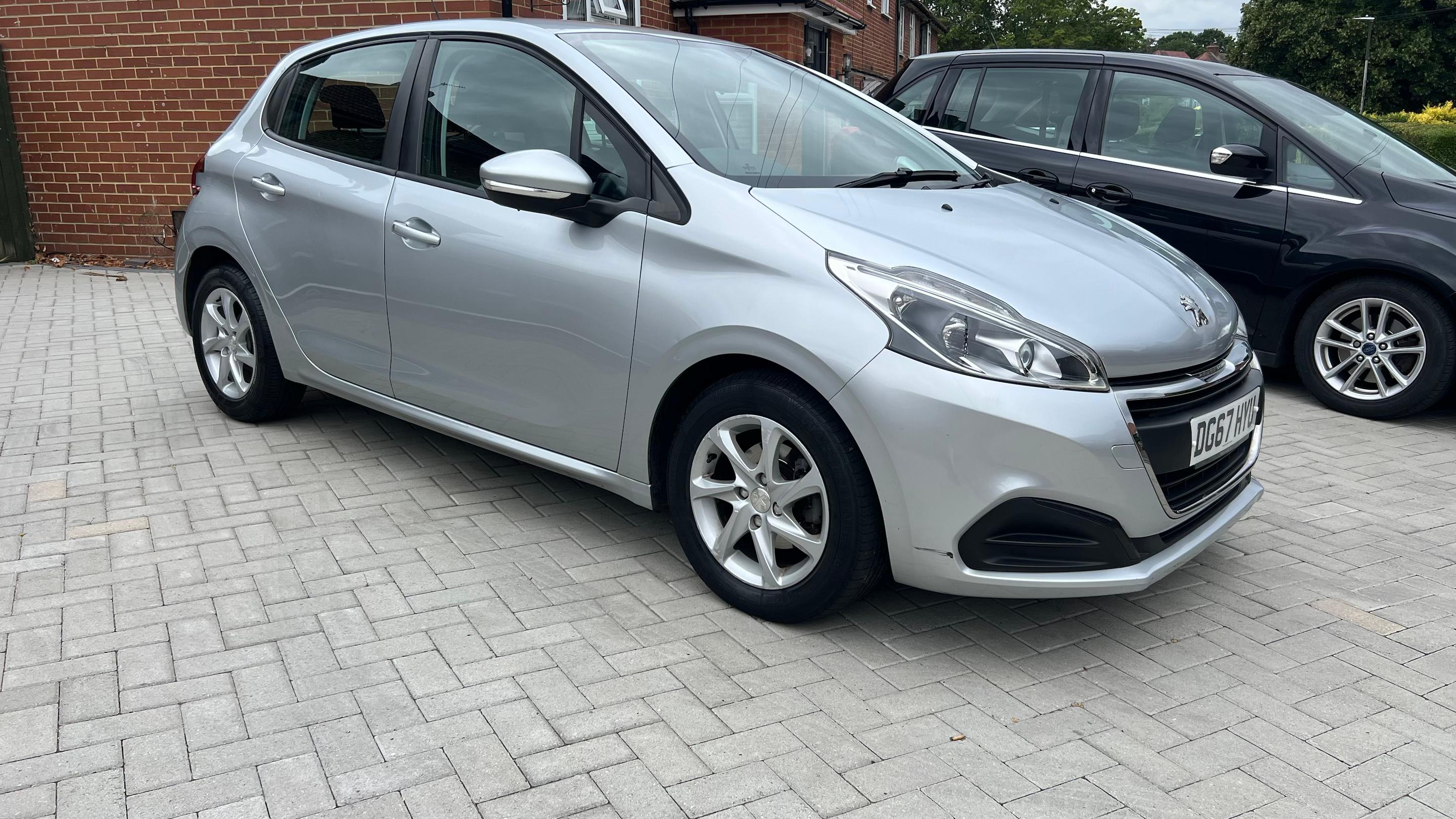 Peugeot 208 2017 in Morden