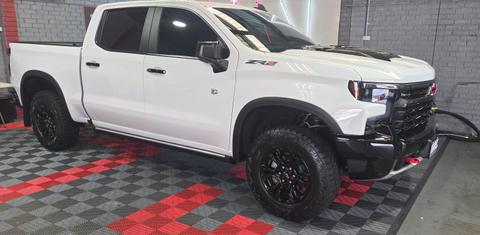 Chevrolet SILVERADO 2025
