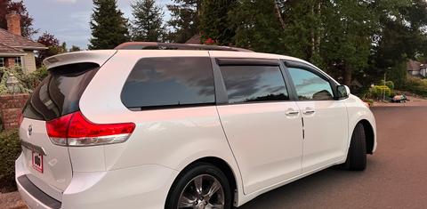 Toyota Sienna 2011