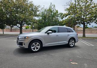 Audi Q7 car