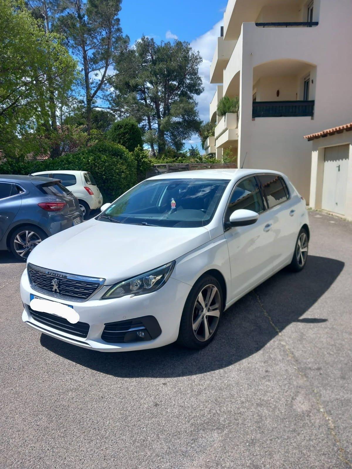 Peugeot 308 2018 à Les Angles