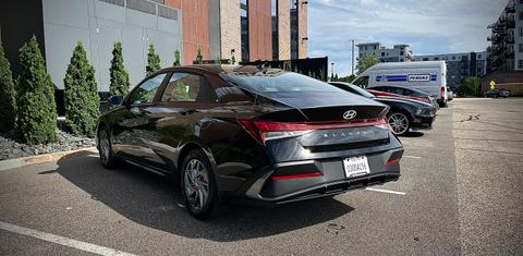 Hyundai Elantra 2024