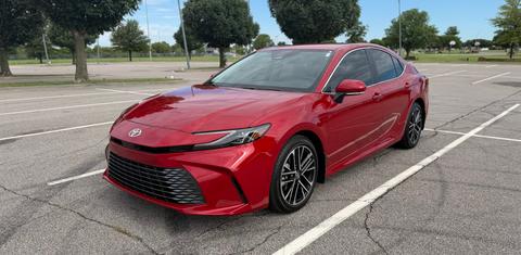 Toyota Camry Hybrid 2026