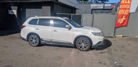 Mitsubishi OUTLANDER 2017