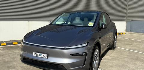 Tesla MODEL Y 2025