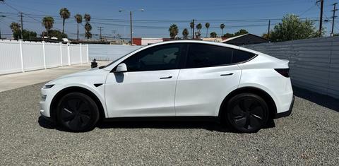 Tesla Model Y 2026