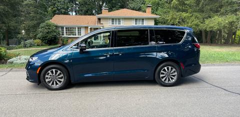 Chrysler Pacifica 2025