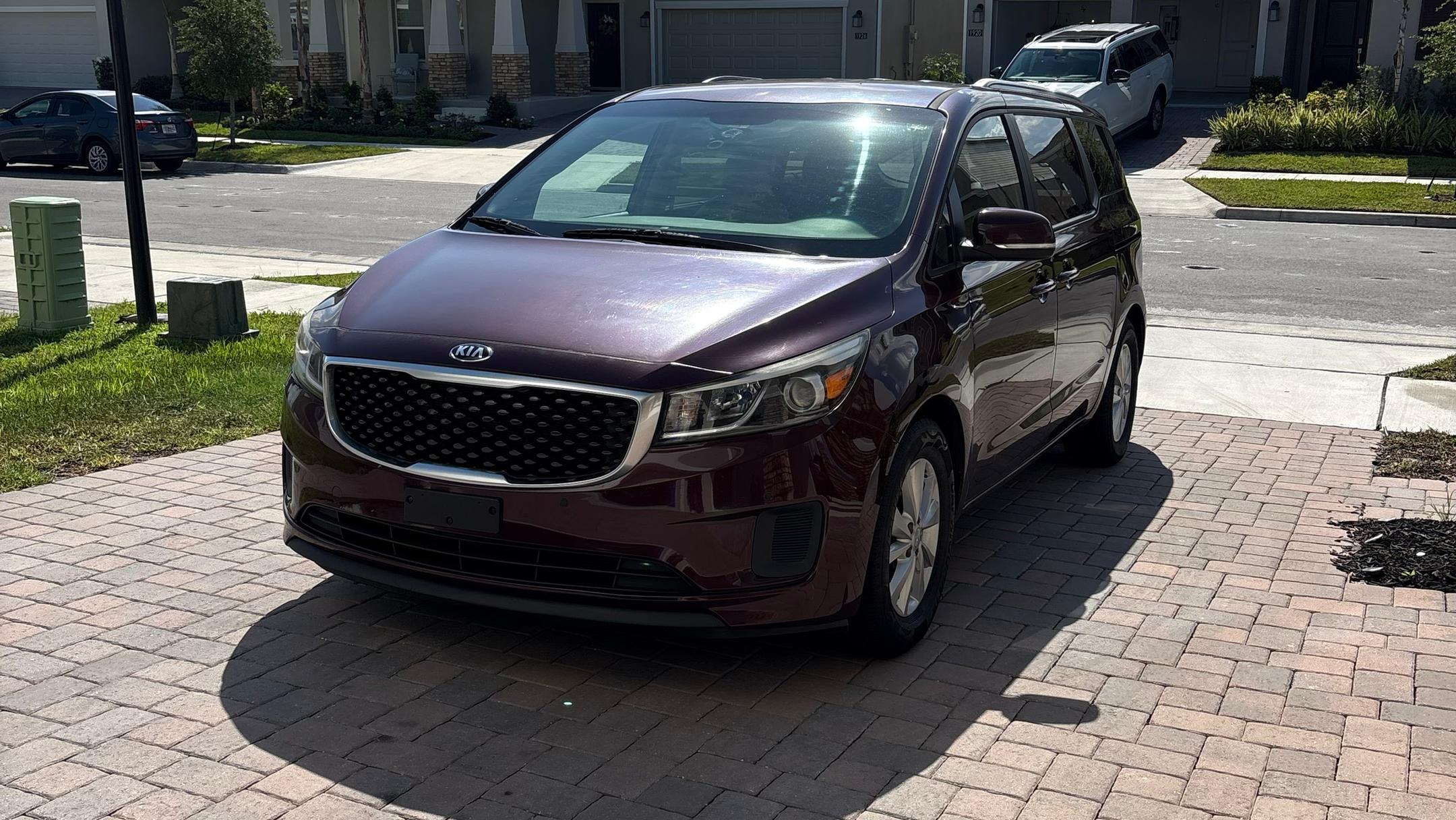 Kia Sedona 2017 in Kissimmee, FL
