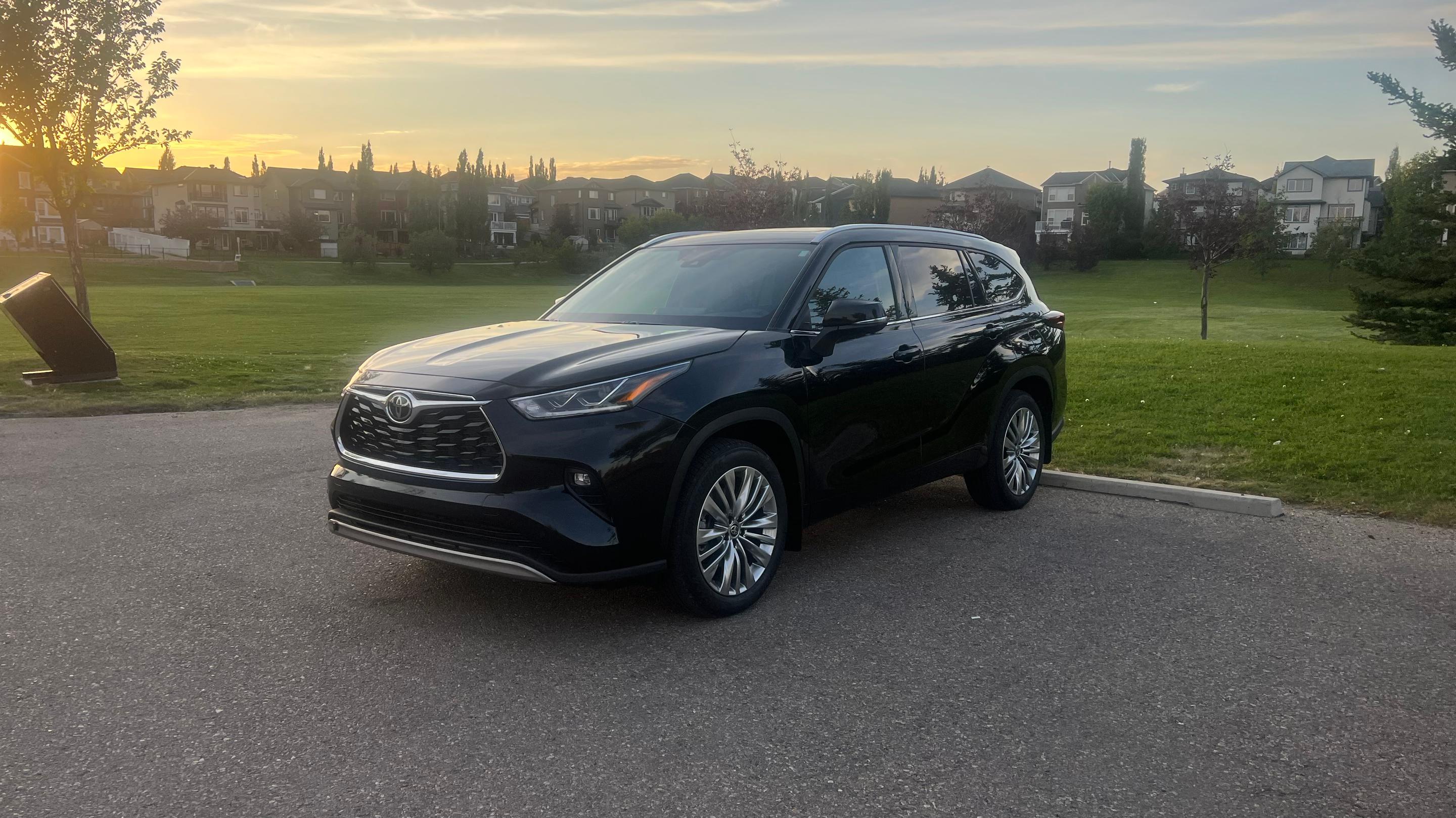 Toyota Highlander 2025 in Calgary, AB