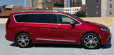 Chrysler Pacifica 2026