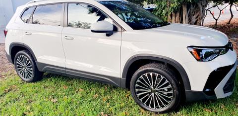 Volkswagen Taos 2025