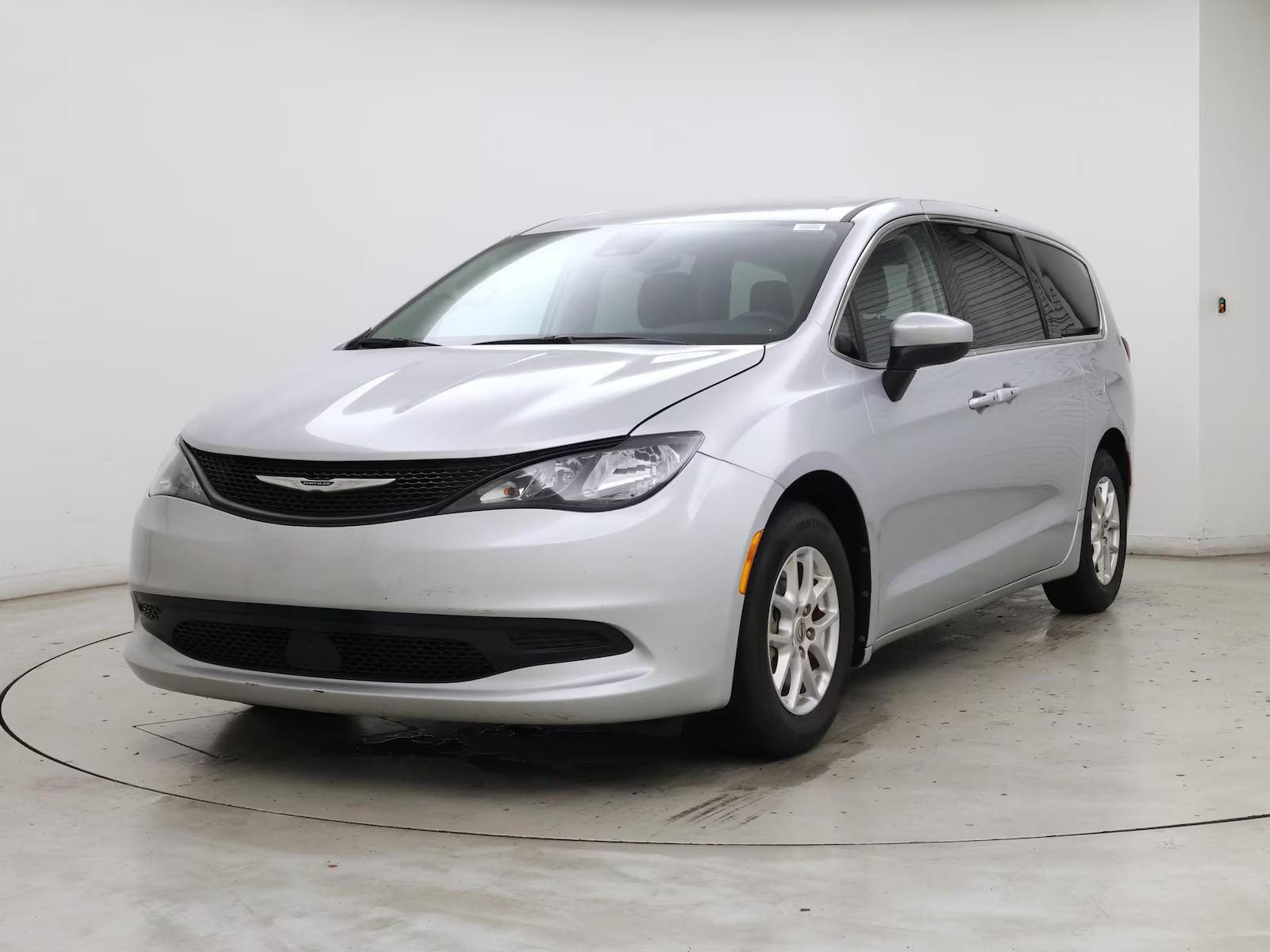 Chrysler Voyager 2023 in Lawrence Township, NJ