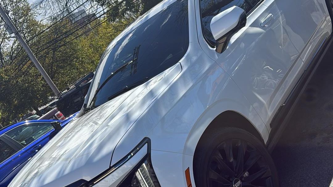 Cadillac Escalade ESV 2025 in 