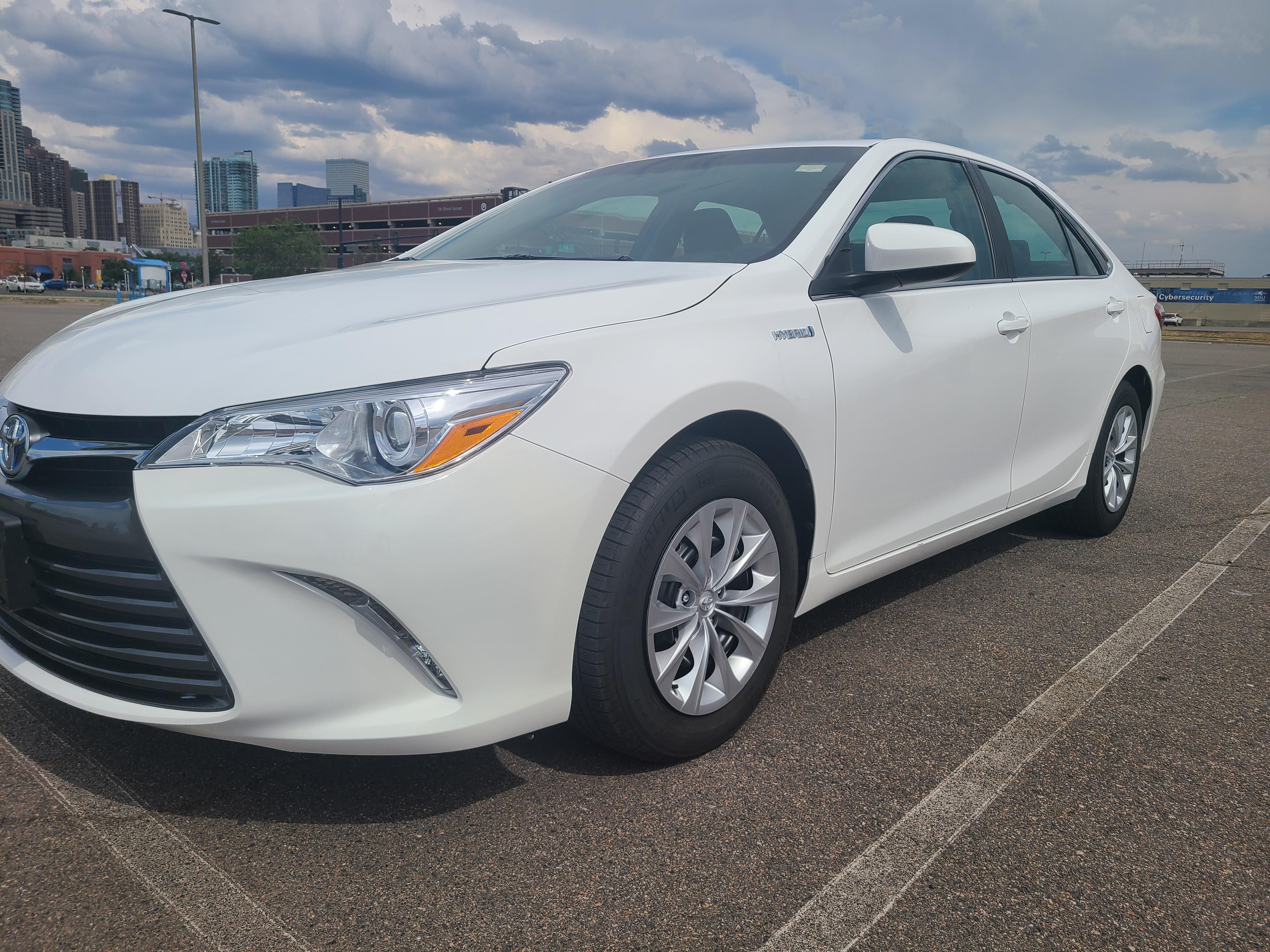 Toyota Camry Hybrid 2017 in 