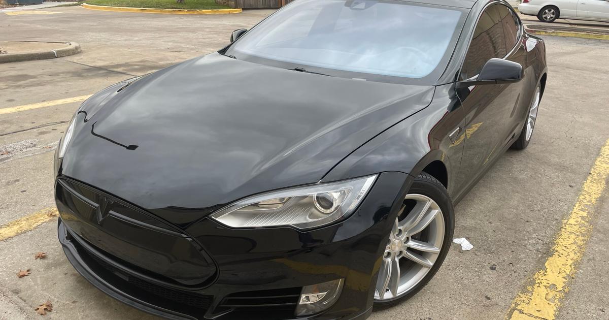 Tesla Model S 2015 rental in Lexington, KY by Taylor C. Turo
