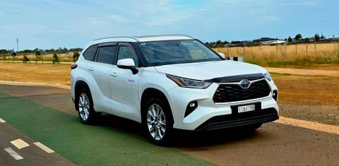 Toyota KLUGER 2023
