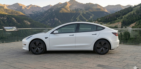 Tesla Model 3 2024