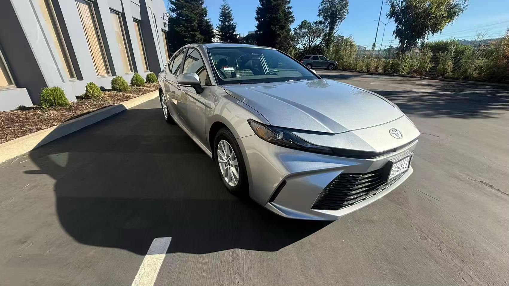 Toyota Camry Hybrid 2026 in 