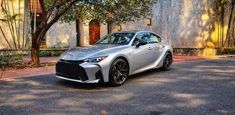 Lexus IS 2026