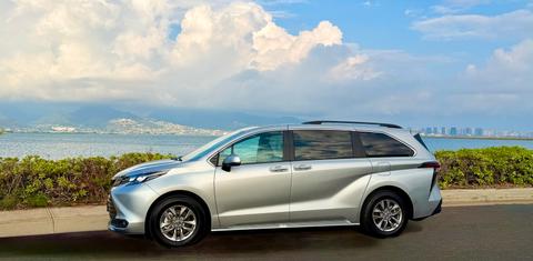 Toyota Sienna 2025