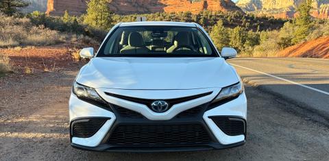 Toyota Camry Hybrid 2024