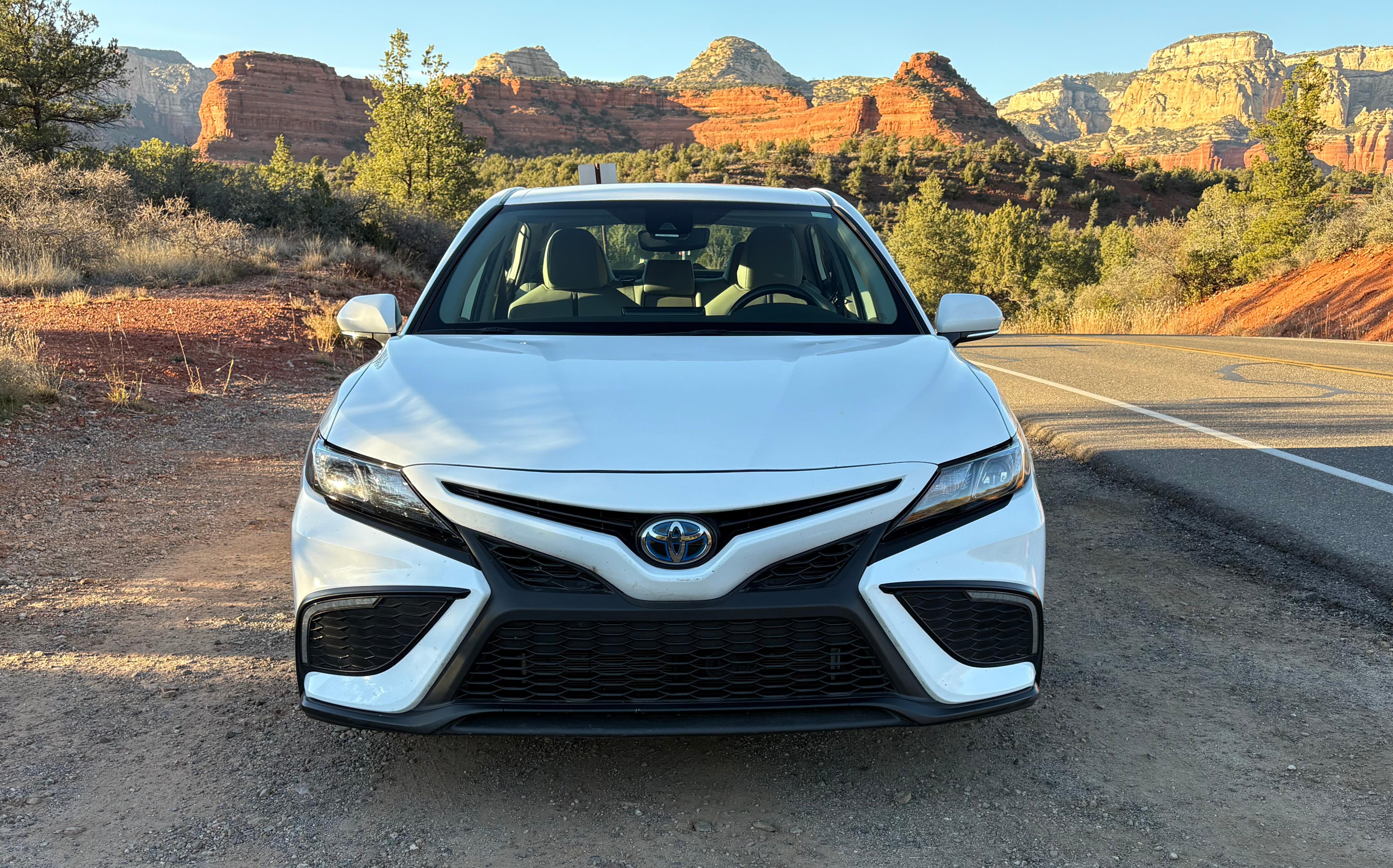 Toyota Camry Hybrid 2024 in Sedona, AZ