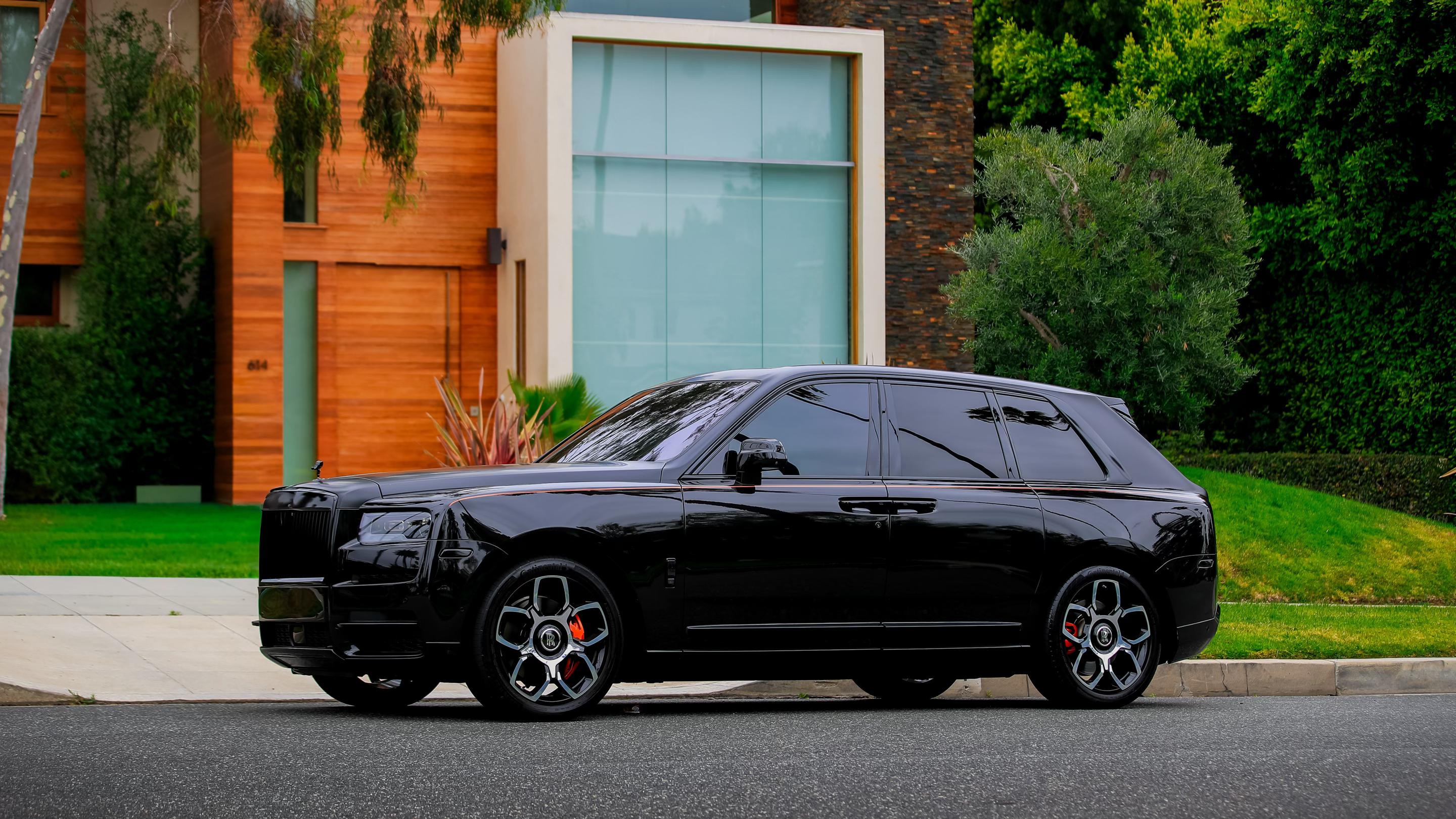 Rolls-Royce Cullinan 2019 in West Hollywood, CA