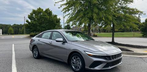 Hyundai Elantra 2024