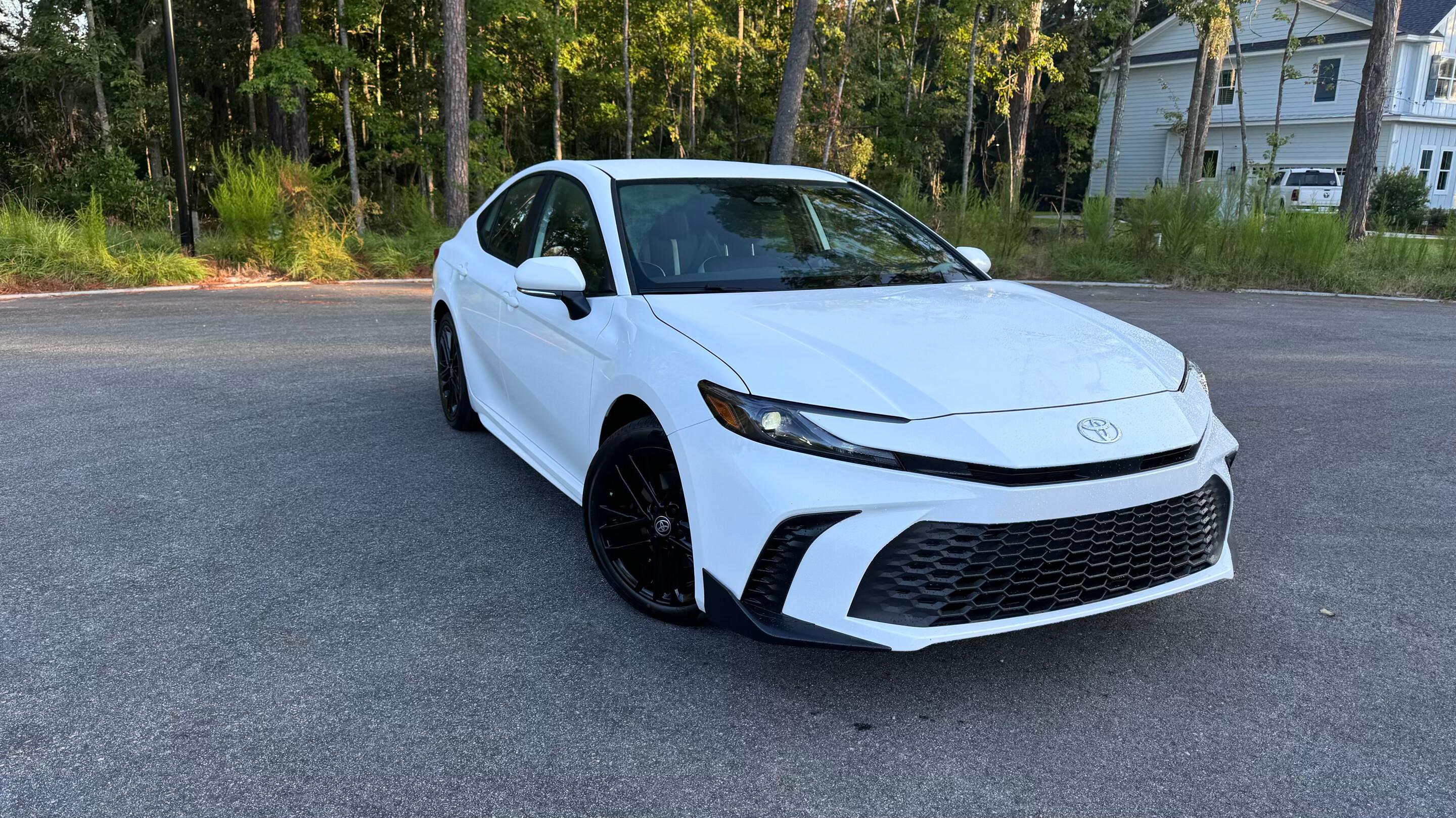 Toyota Camry Hybrid 2025 in Pooler, GA