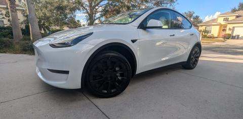 Tesla Model Y 2025