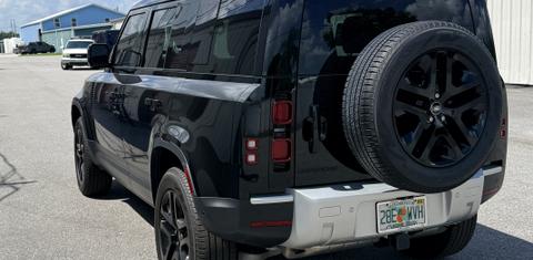 Land Rover Defender 2025