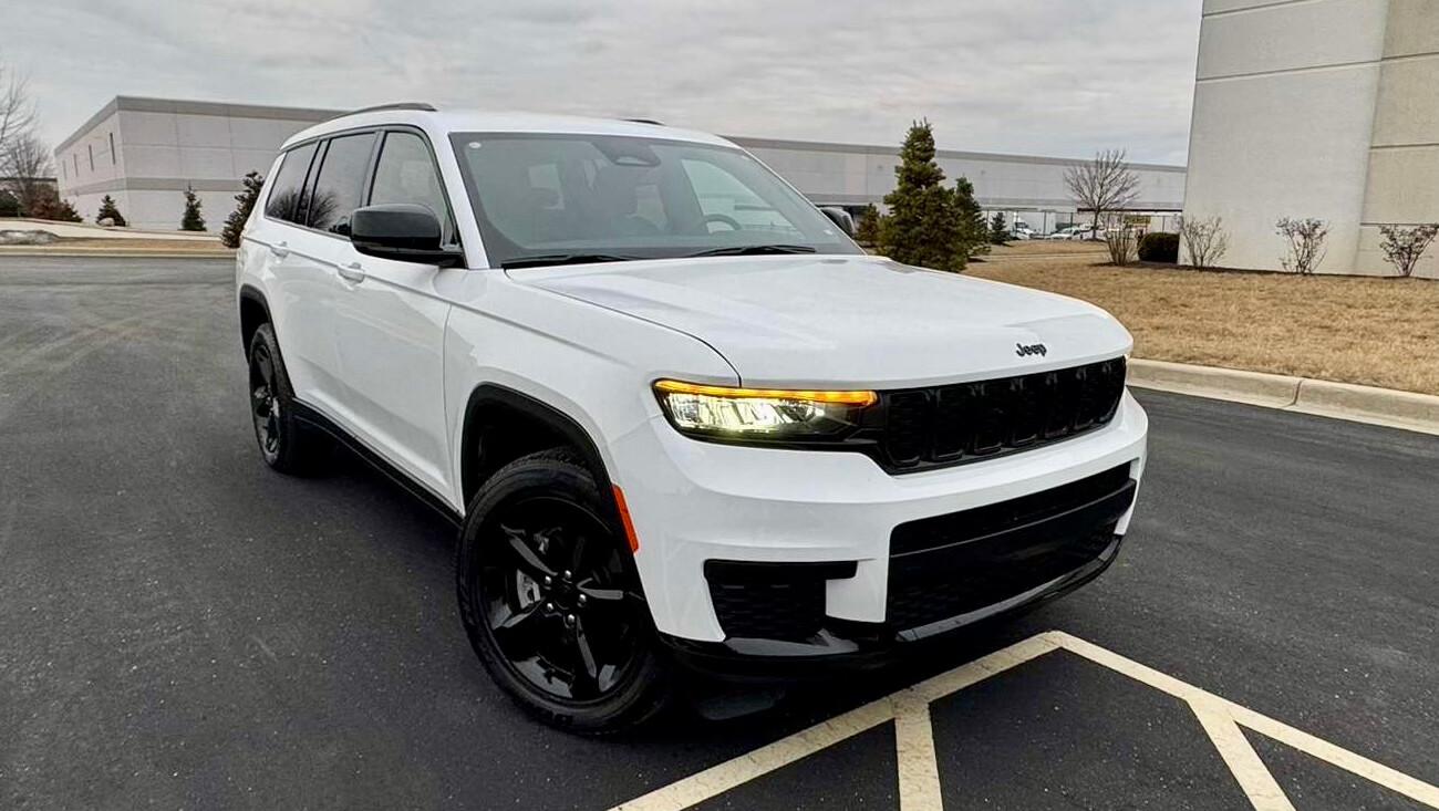 Jeep Grand Cherokee L 2023 in Gurnee, IL