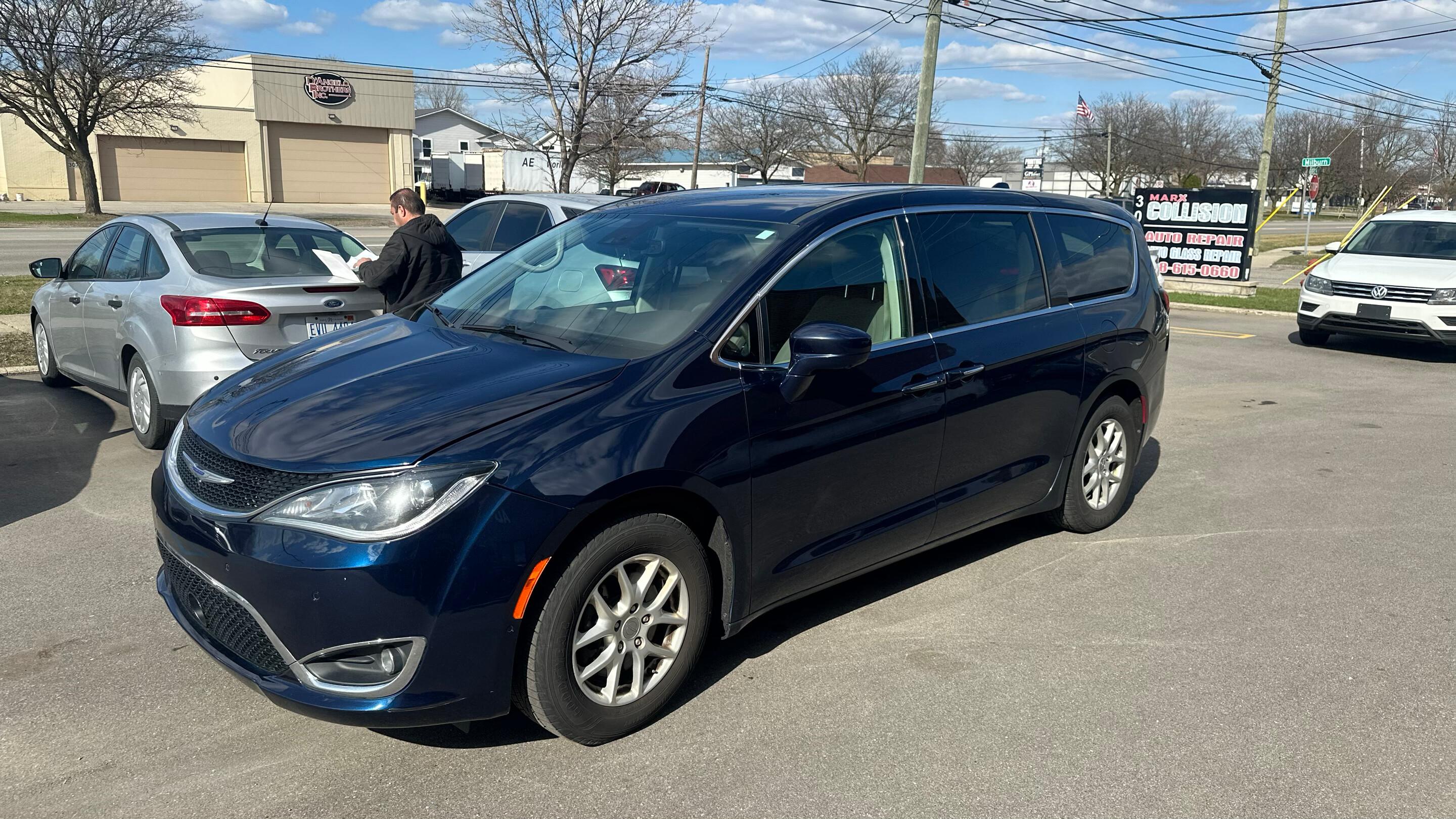 Chrysler Pacifica 2020 in Livonia, MI