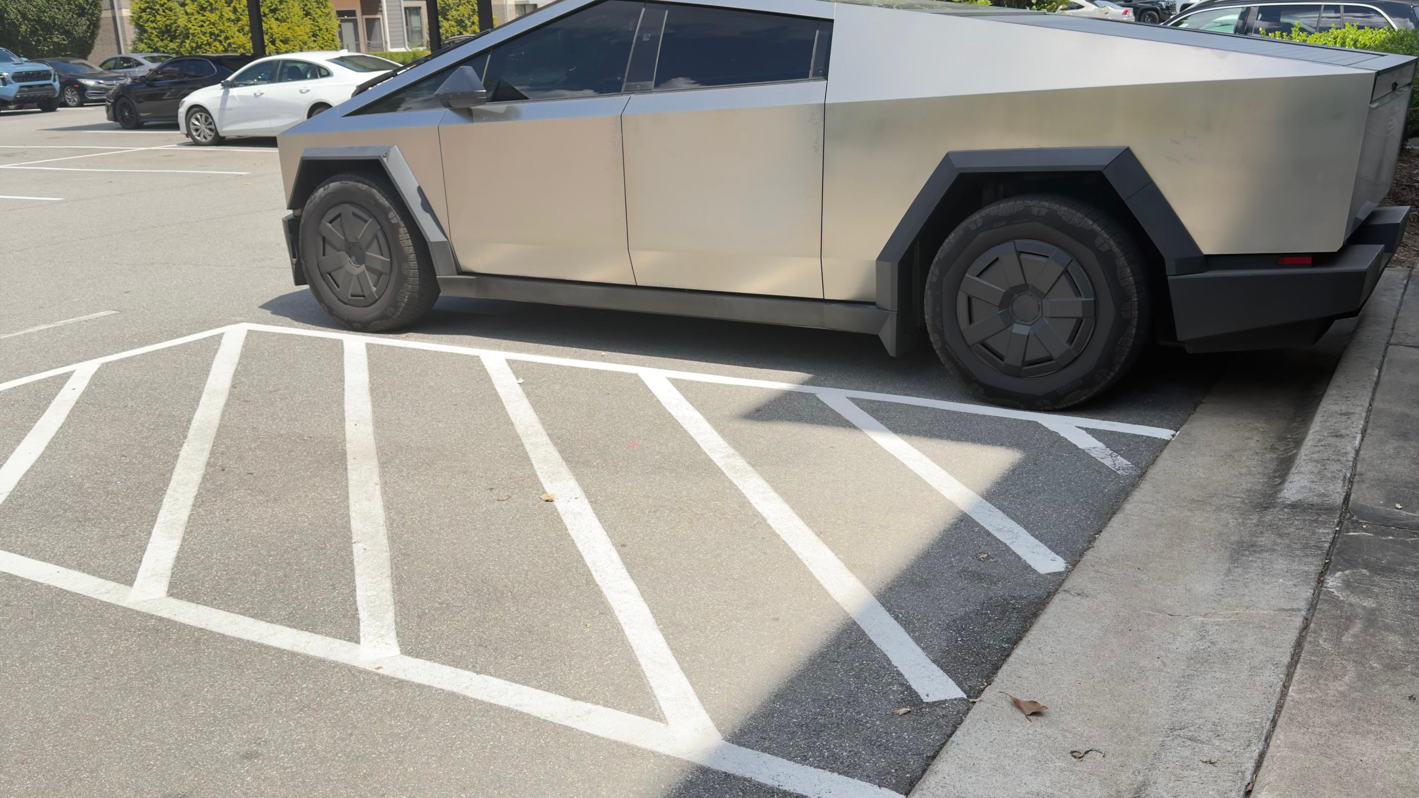 Tesla Cybertruck 2024 in Little Rock, AR