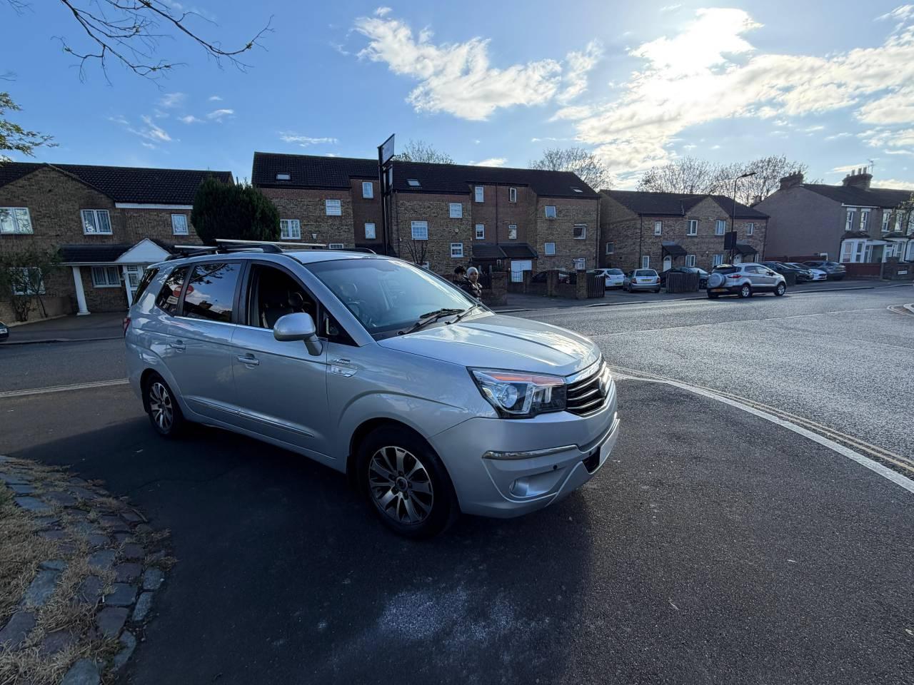SsangYong Turismo 2016 in Southall