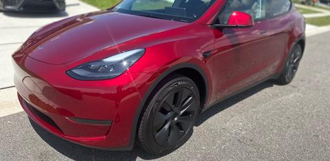 Tesla Model Y 2024