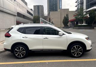 Nissan Rogue car