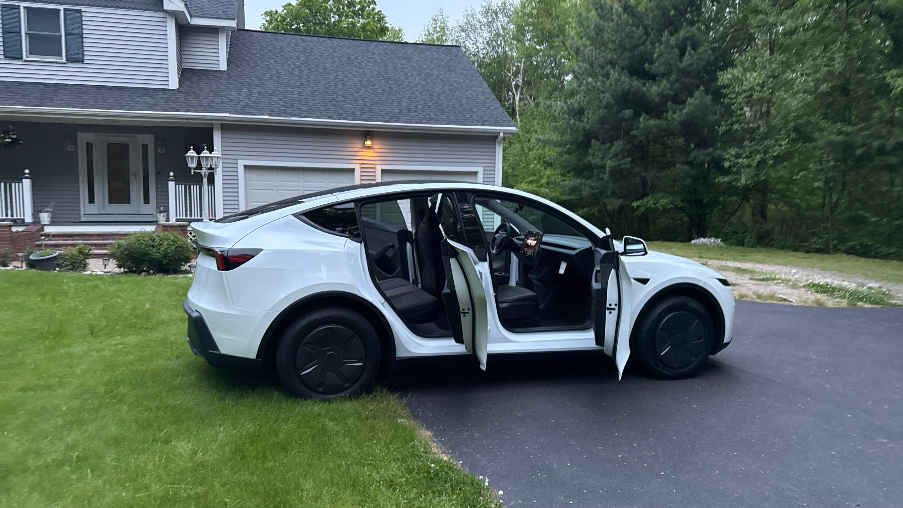 Tesla Model Y 2026 in Uxbridge, MA