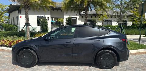 Tesla Model Y 2026
