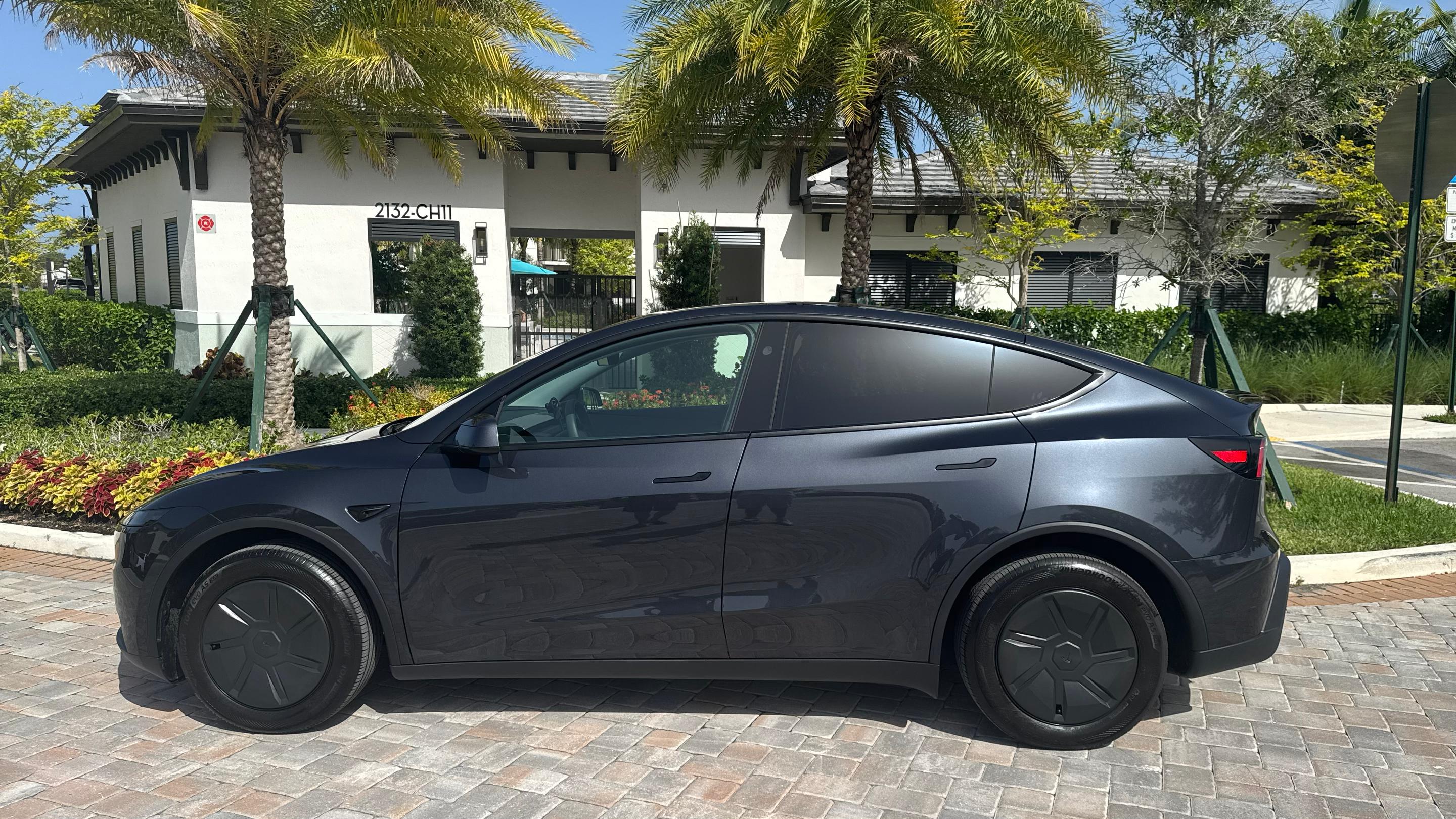 Tesla Model Y 2026 in Hollywood, FL