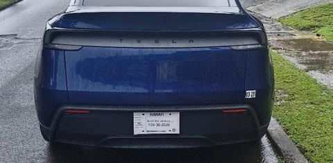 Tesla Model Y 2026