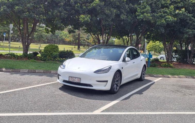 Tesla MODEL 3 2021 in Brisbane Airport