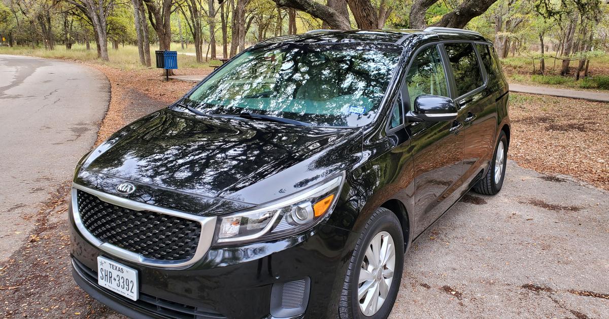 Kia Sedona 2017 rental in San Antonio, TX by Rodney J. Turo