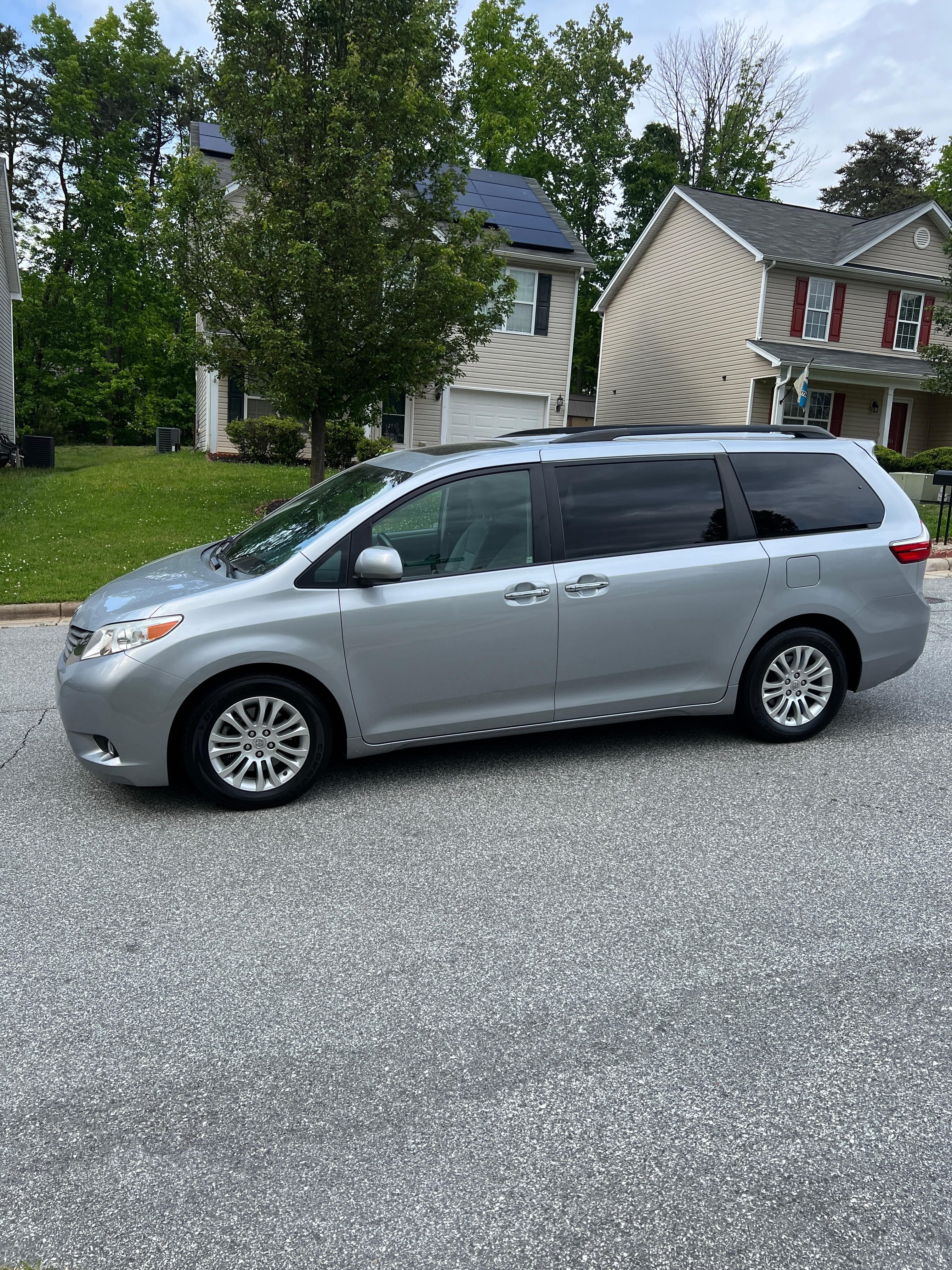 Toyota Sienna 2015 in 