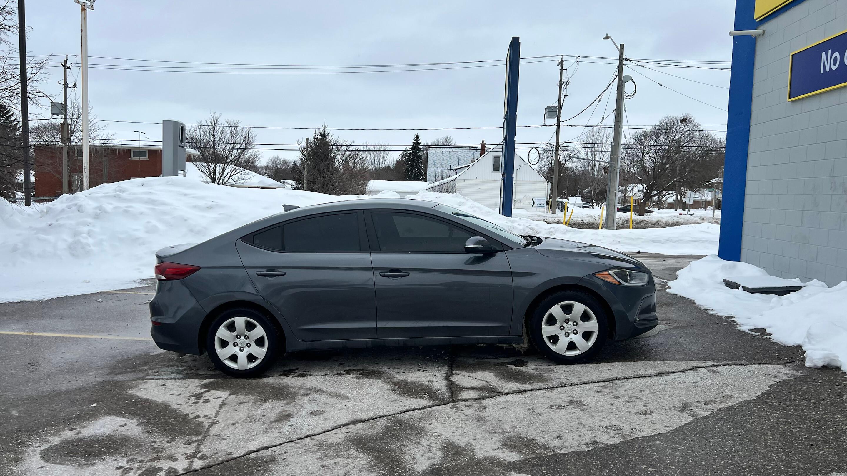 Hyundai Elantra 2017 à 