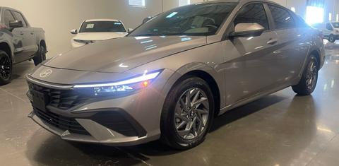 Hyundai Elantra 2024