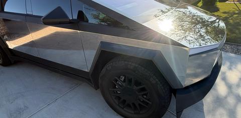 Tesla Cybertruck 2025